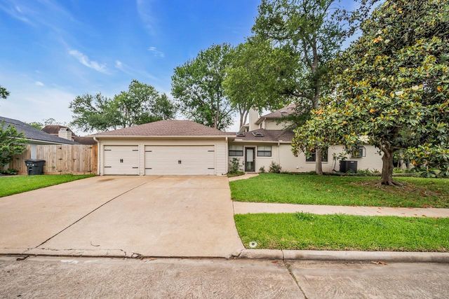 1910 Wildwood Lane, Richmond, TX 77406