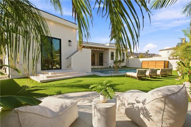 16966 Livorno Drive, Pacific Palisades, CA 90272