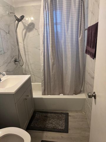958 W 4th Street, Riviera Beach, FL 33404