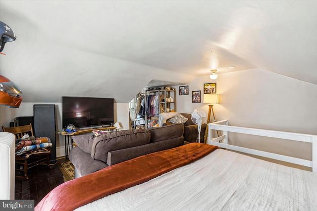 107 W 10TH AVE, Conshohocken, PA 19428