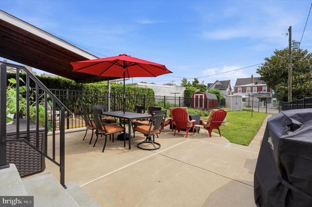 107 W 10TH AVE, Conshohocken, PA 19428