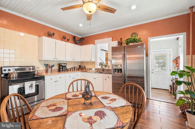 107 W 10TH AVE, Conshohocken, PA 19428