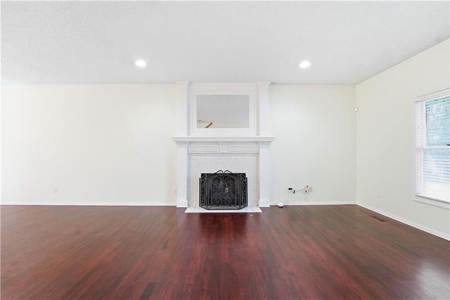 9000 N Oregon Avenue, Kansas City, MO 64154