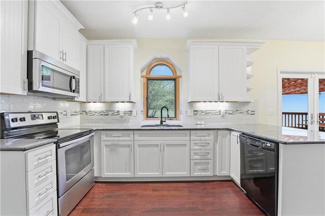 9000 N Oregon Avenue, Kansas City, MO 64154