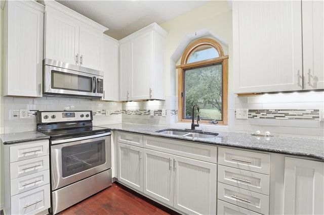 9000 N Oregon Avenue, Kansas City, MO 64154