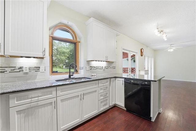 9000 N Oregon Avenue, Kansas City, MO 64154