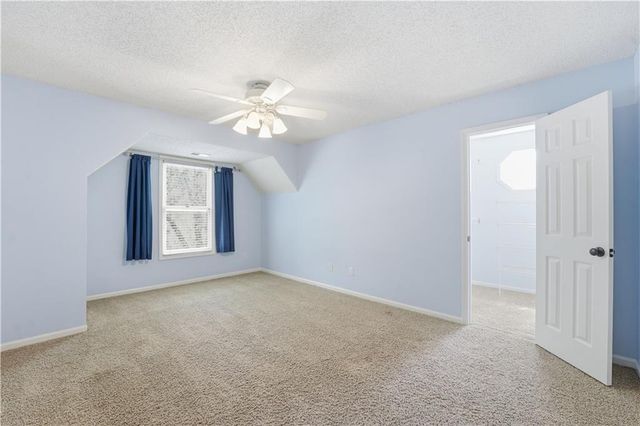 9000 N Oregon Avenue, Kansas City, MO 64154