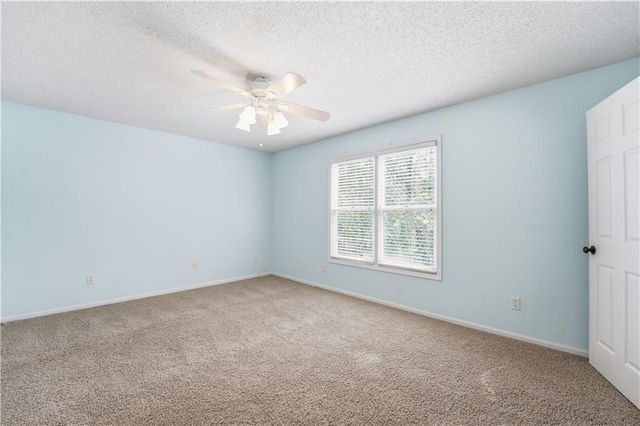 9000 N Oregon Avenue, Kansas City, MO 64154