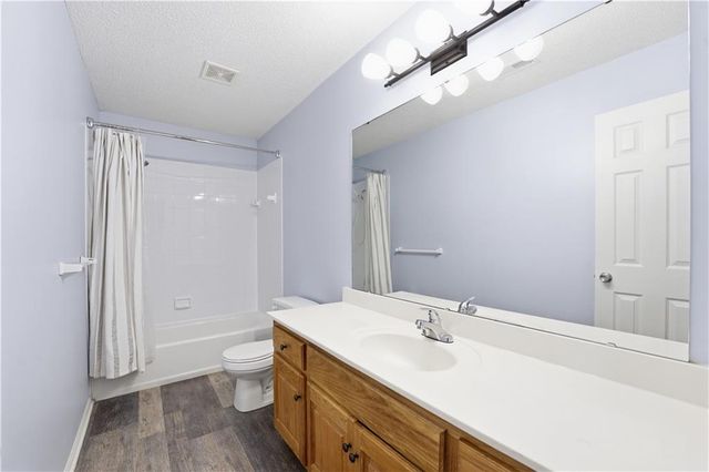9000 N Oregon Avenue, Kansas City, MO 64154