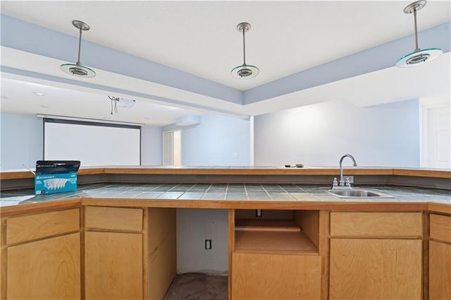 9000 N Oregon Avenue, Kansas City, MO 64154