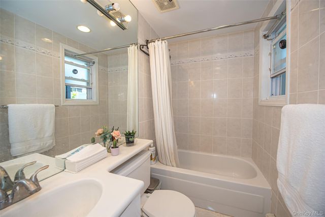 36 Middle Lane, Jericho, NY 11753