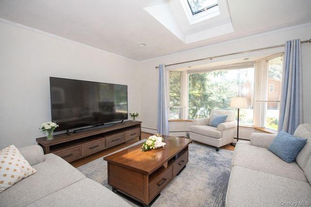 36 Middle Lane, Jericho, NY 11753