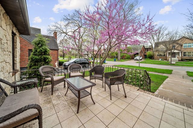 397 S Holly Avenue, Elmhurst, IL 60126