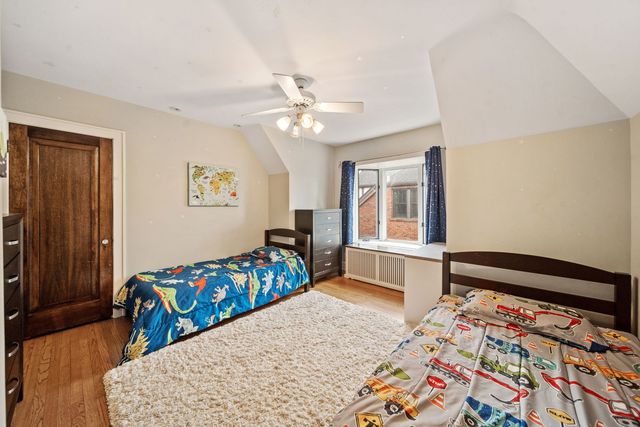 397 S Holly Avenue, Elmhurst, IL 60126