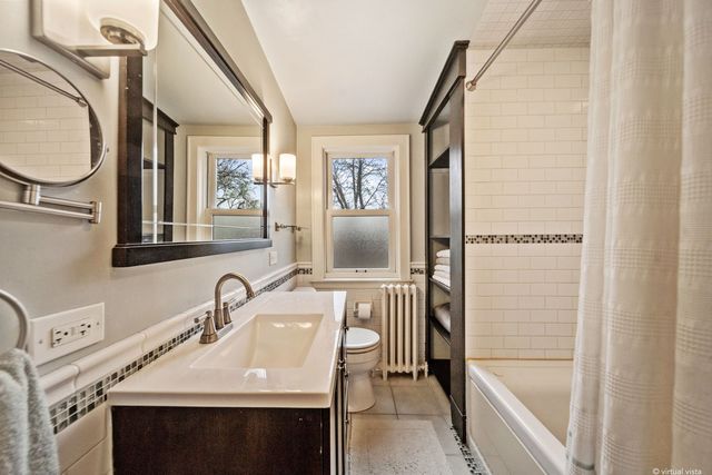 397 S Holly Avenue, Elmhurst, IL 60126