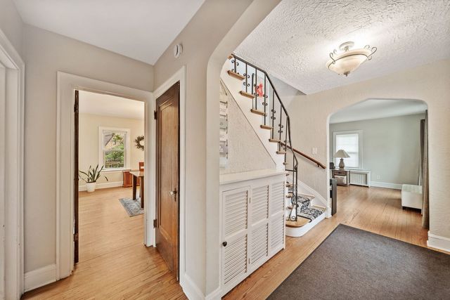 397 S Holly Avenue, Elmhurst, IL 60126