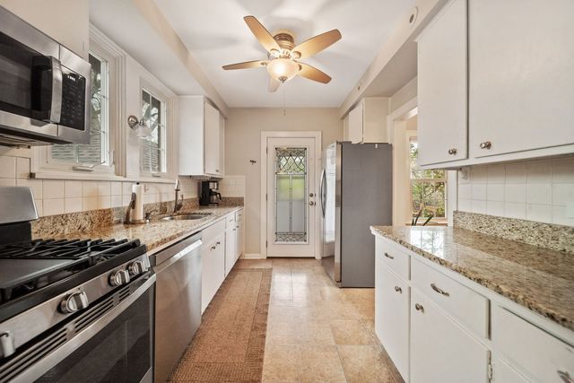 397 S Holly Avenue, Elmhurst, IL 60126