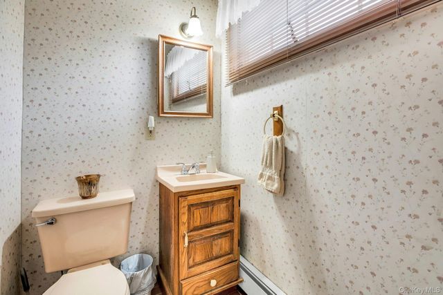 893 Connetquot Avenue, Islip Terrace, NY 11752