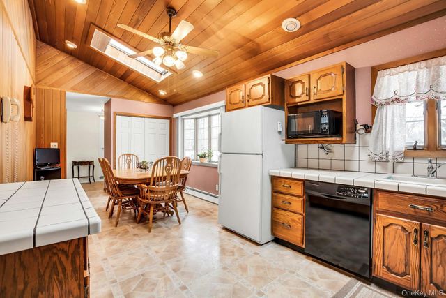 893 Connetquot Avenue, Islip Terrace, NY 11752