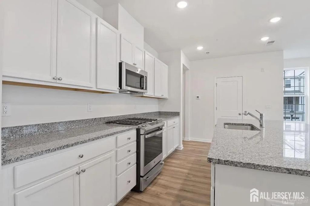 735 Station Road, Dunellen, NJ 08812
