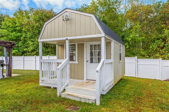 6022 Accord Court, Pfafftown, NC 27040