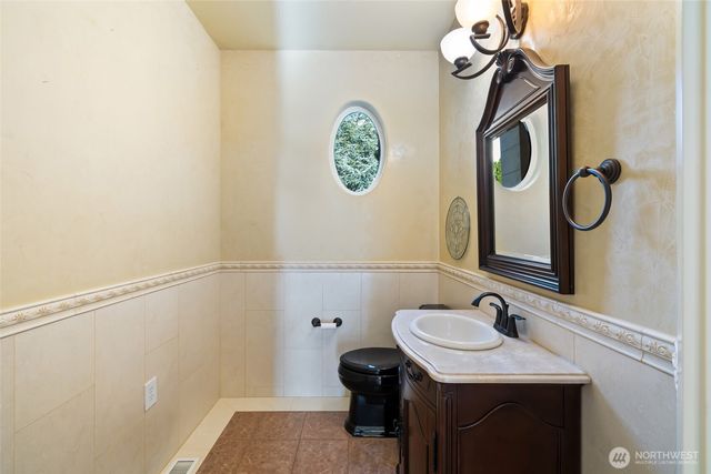 7613 N 10th Street, Tacoma, WA 98406