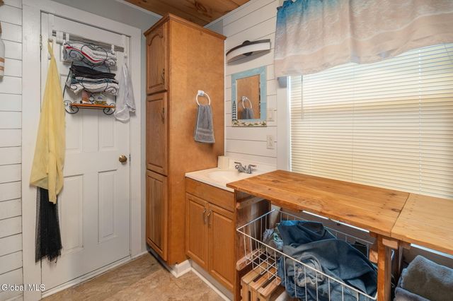 1826 Amsterdam Road, Ballston, NY 12020
