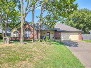 2418 Westwood Drive, Claremore, OK 74017