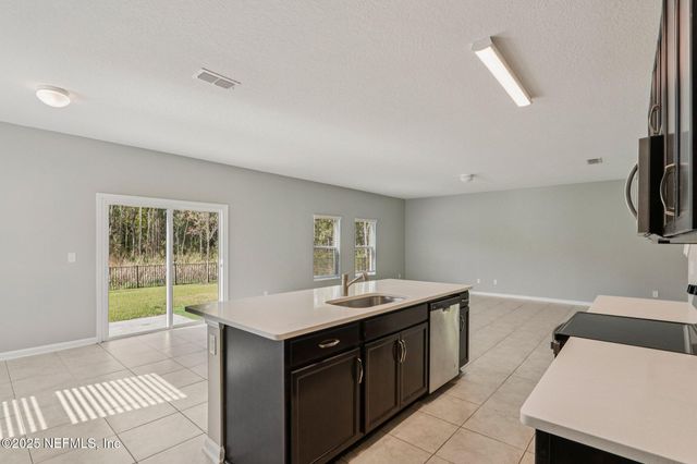 12517 CREEKSIDE MANOR Drive, Jacksonville, FL 32218