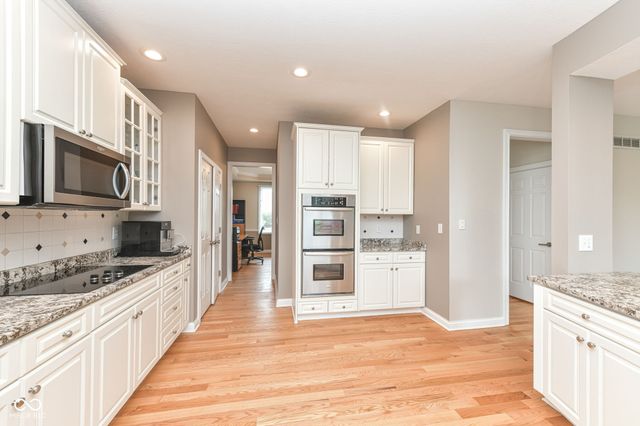 12496 Pembrooke Circle, Carmel, IN 46032