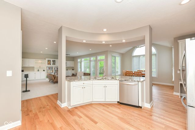12496 Pembrooke Circle, Carmel, IN 46032