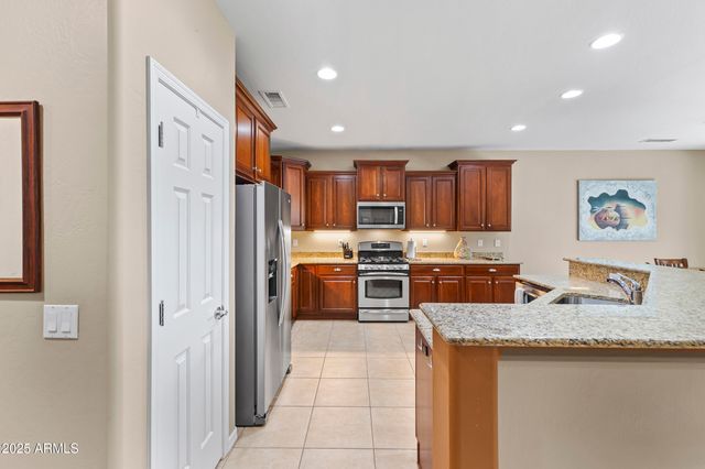 26469 W PONTIAC Drive, Buckeye, AZ 85396