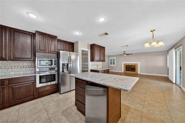 10028 Sail Landing Court, Las Vegas, NV 89117