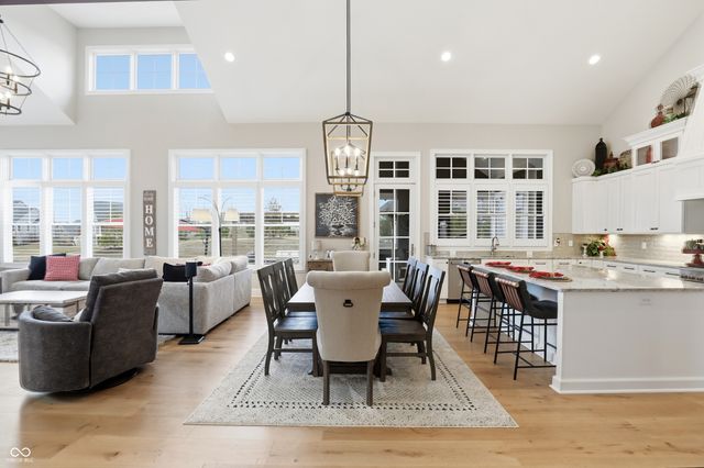 1096 Chatham Hills Boulevard, Westfield, IN 46074