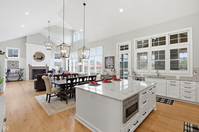 1096 Chatham Hills Boulevard, Westfield, IN 46074