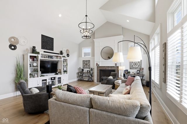 1096 Chatham Hills Boulevard, Westfield, IN 46074