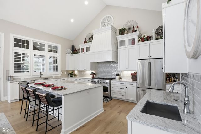 1096 Chatham Hills Boulevard, Westfield, IN 46074