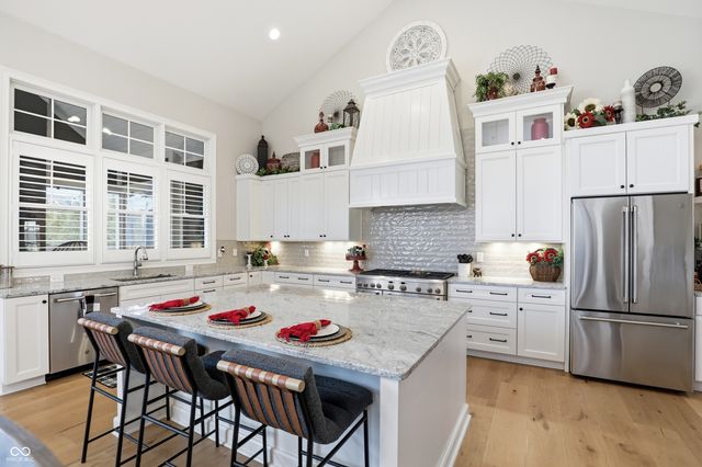 1096 Chatham Hills Boulevard, Westfield, IN 46074