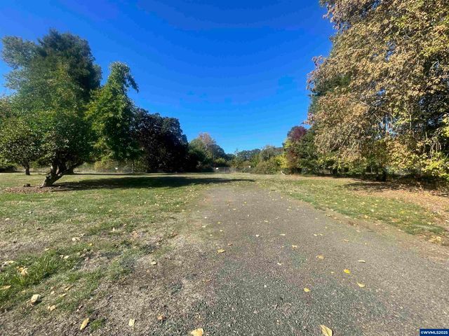 200 N Gun Club Rd, Independence, OR 97351