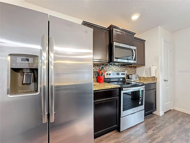 35725 ROSE MOSS AVENUE, Leesburg, FL 34788