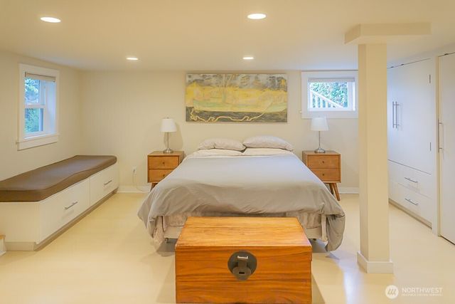 1557 Madrona Drive, Seattle, WA 98122