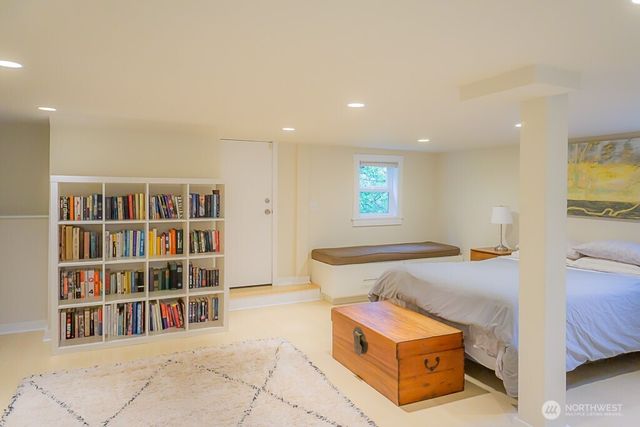 1557 Madrona Drive, Seattle, WA 98122