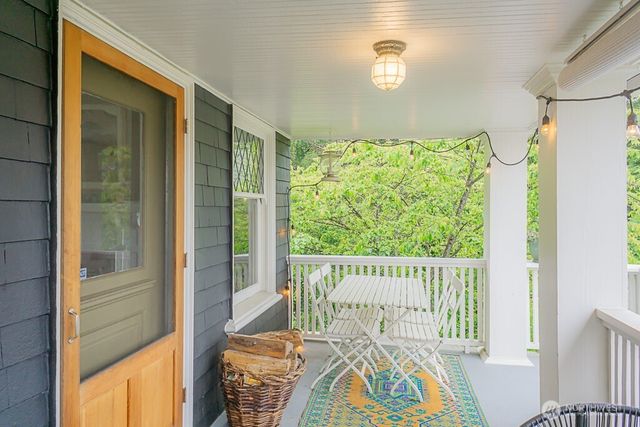1557 Madrona Drive, Seattle, WA 98122