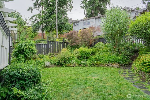 1557 Madrona Drive, Seattle, WA 98122