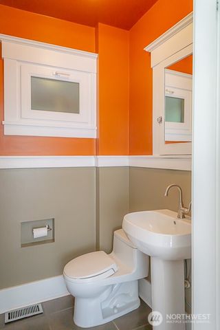 1557 Madrona Drive, Seattle, WA 98122