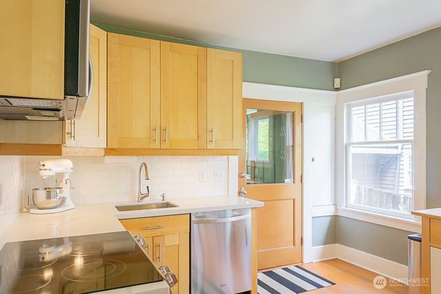 1557 Madrona Drive, Seattle, WA 98122