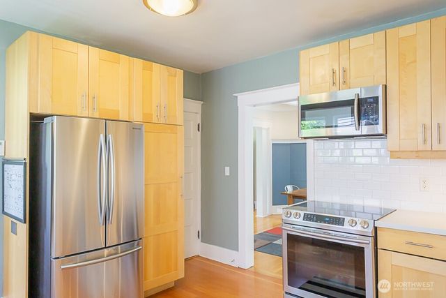 1557 Madrona Drive, Seattle, WA 98122