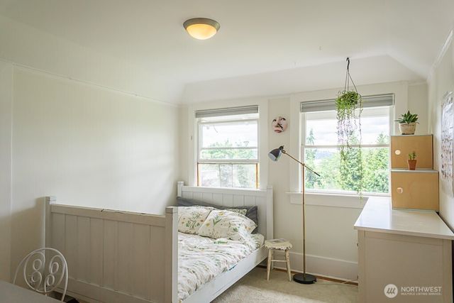 1557 Madrona Drive, Seattle, WA 98122