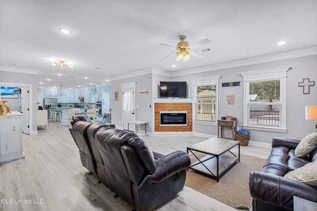 1729 3rd Street, Gulfport, MS 39501