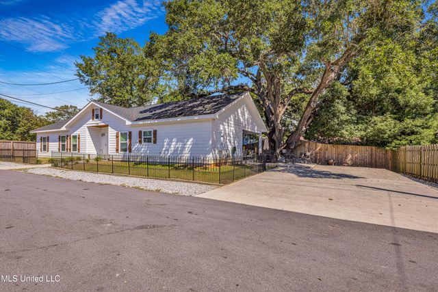 1729 3rd Street, Gulfport, MS 39501